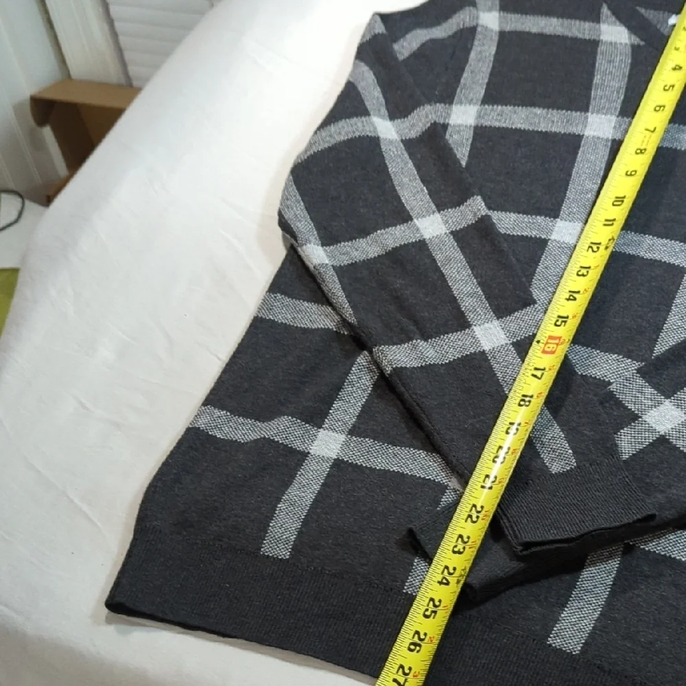 Croft & Barrow Gray V-Neck Sweater